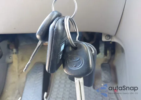 2005 Toyota Sienna Xle from USA, damaged, VIN 5TDBA22C75S052481